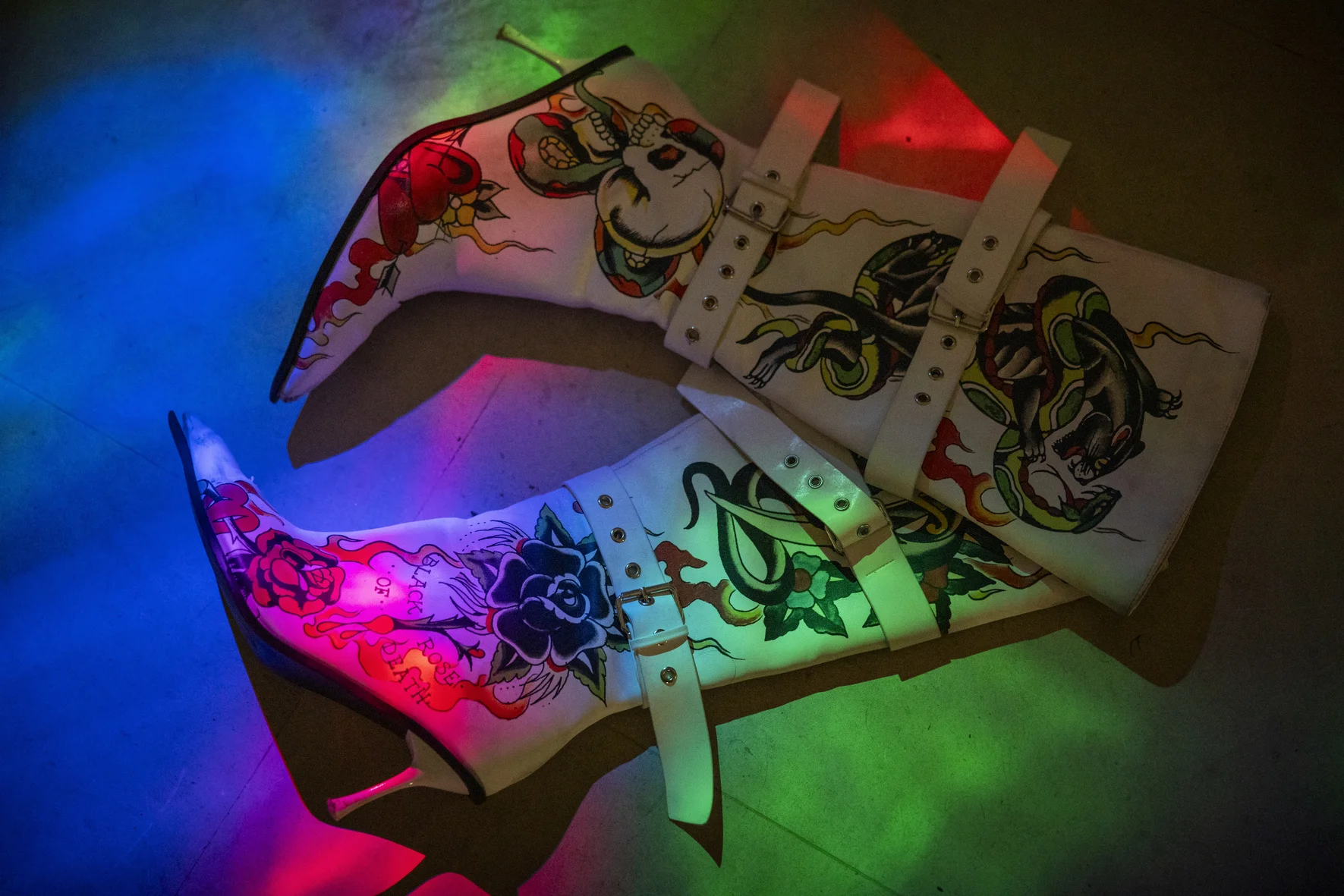 Détail — A House Should Be A Home